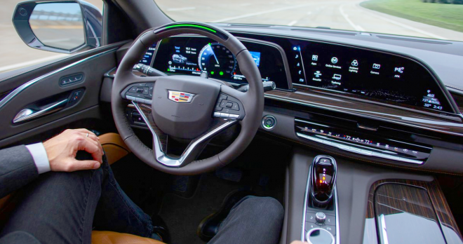 thumbnail - 왠만한 집보다 편안하다던데… 강호동이 10년 넘게 고집한 초대형 SUV