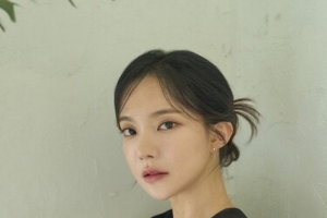 기사로 이동 - 미스트롯 무대 휘젓던 그녀가… 8월의 신부 되는 개그우먼 김나희