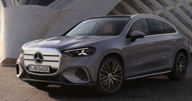 thumbnail - 주말 나들이 걱정 끝… 한번 충전에 713km 달리는 벤츠 신형 전기 SUV