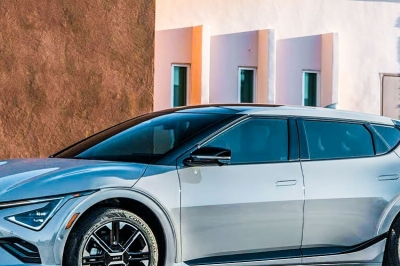 thumbnail - 고성능 포기는 아쉽지만… 800만원 저렴해진 기아 EV6