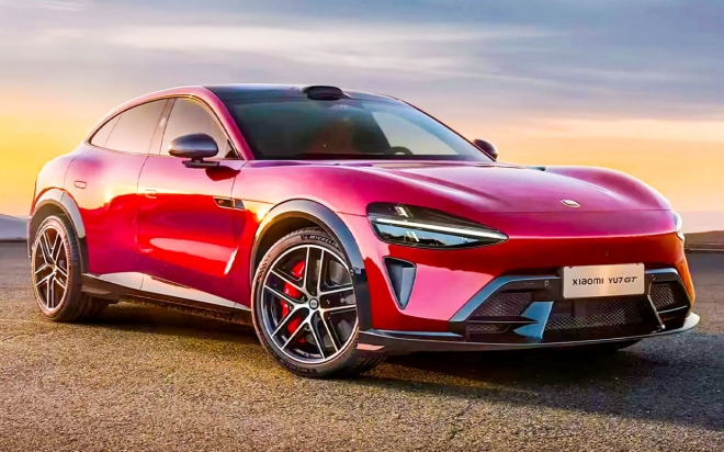 thumbnail - 따스한 봄날, 도로 위 시선집중… 1억에 만나는 990마력 슈퍼 SUV