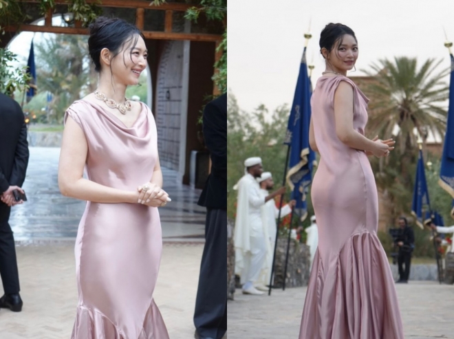 thumbnail - 봄날의 햇살마저 질투할 듯… 신민아, 시선 뗄 수 없는 실크 드레스