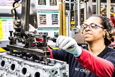 thumbnail - 역시 엔진 소리가 최고였나… GM, 2조원 투자하며 밝힌 속내