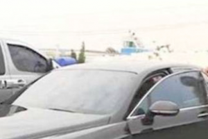 기사로 이동 - 흔한 재력 과시인 줄 알았는데… 하정우가 아버지께 선물한 4억대 럭셔리 세단