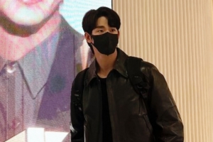 기사로 이동 - 김수현, ‘수척·피폐’ 성수동 목격담 충격…“숨만 쉬어도 수천만 원”