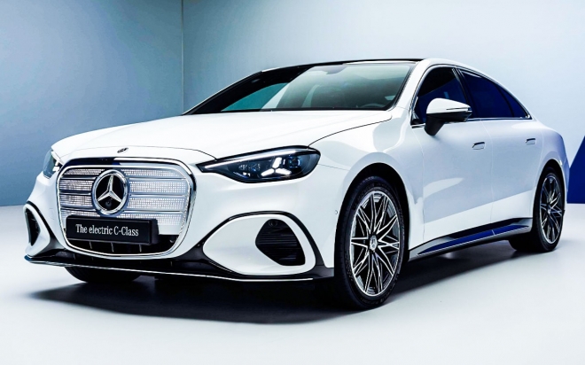 thumbnail - 따스한 5월 날벼락 같은 소식… 트럼프 관세 폭탄에 벤츠·BMW 가격 오르나
