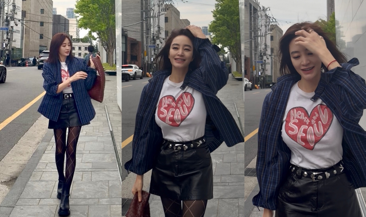 thumbnail - “길거리를 런웨이로 만들었네”… 56세 김혜수, 모두가 감탄한 근황 패션