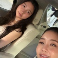 thumbnail - 최태원 ‘♥김희영’ 혼외딸 벌써 15살…뉴욕 밤거리서 포착