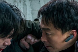 기사로 이동 - 그땐 정말 그게 최선이었을까… 넷플릭스서 재조명된 이성민 범죄 스릴러