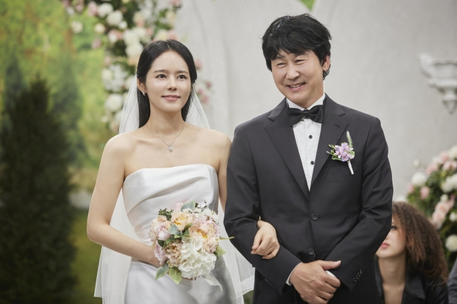 thumbnail - 이게 며칠 전 사진이라구요?… 20년 전 미모 그대로 재현한 한가인