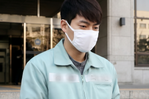 기사로 이동 - ‘윤창호법 1호 연예인’ 손승원, 벌써 5번째 음주운전 “징역 4년 구형”