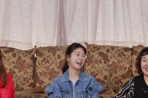 기사로 이동 - 엄마 눈엔 다 그렇게 보여요?… 이요원이 직접 밝힌 ‘박보검 닮은꼴’ 아들
