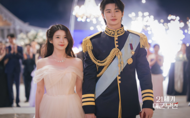 thumbnail - 감독까지 눈물을 보일 일인가… 역사 왜곡 논란 ‘대군부인’의 후폭풍