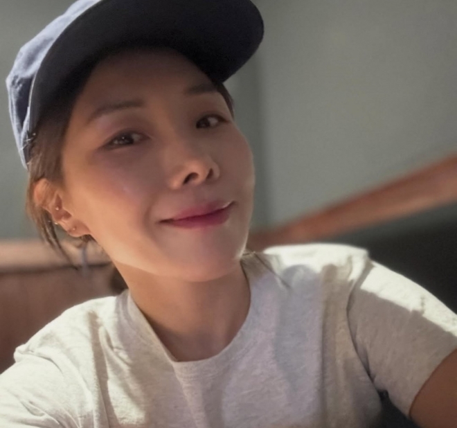 thumbnail - 뽀뽀 직전까지 갔다면서요… 45세 신봉선, 유민상 열애설 직접 밝혔다
