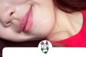 기사로 이동 - 사진 한 장 올렸을 뿐인데… 하루 만에 흑발로 염색한 이영지