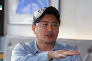 기사로 이동 - “카메라 도는데 욕을 하시더라고요”… 안정환, 20살 어린 후배 폭로에 꺼낸 속마음