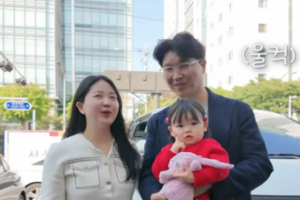 기사로 이동 - “내년쯤 다시 한 번 용기 내볼까 해요”… 박수홍 부부, 딸 재이 동생 계획