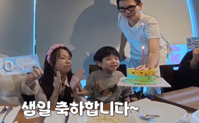 thumbnail - 그냥 길에서 만난 사이인데… 홍현희가 70만원 헤드폰 건넨 진짜 이유