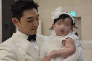 기사로 이동 - “조금 더 조심스럽게 간직하고 싶었어요”… 결혼 3주 만에 배우 강신효가 꺼낸 깜짝 고백