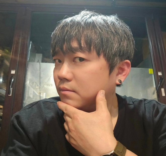 thumbnail - “이제야 선을 긋고 싶었습니다”… 21년 만에 ‘원타임’ 탈퇴 선언한 송백경