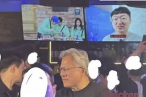 기사로 이동 - AI 황제 젠슨 황, 홍대 삼겹살집서 ‘충주맨’ 만난 진짜 이유