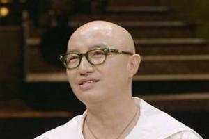 기사로 이동 - “내가 분명 하지 말랬잖아” 홍석천, 동성애 마약 사망 사건에 경고