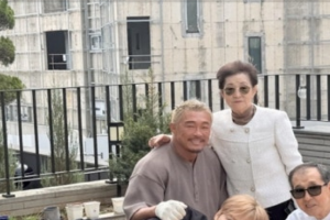 기사로 이동 - 김재중, 추성훈 브라질리언 왁싱 고백…13년 우정 대체 뭐길래