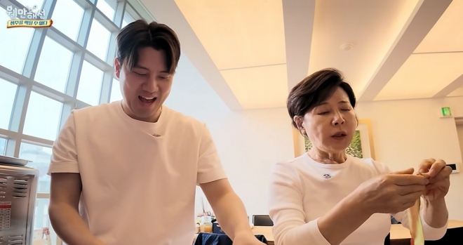 thumbnail - 박정수가 ‘아들’이라 부른 남자, 정경호 아니었다…5년 인연의 정체