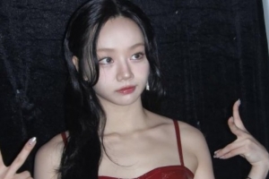기사로 이동 - 혜리, 팬미팅 무대 중 상의 ‘툭’…12년 내공 빛난 순간
