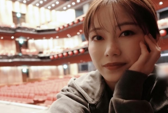 thumbnail - 결혼 6개월 만에 임신…AKB48 출신 유이, 깜짝 소식 전했다