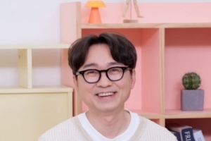 기사로 이동 - “김은희 카드 이제 안 써” 장항준, 1680만 대박 후 수입 역전