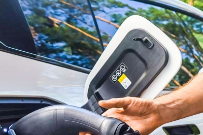 thumbnail - “8분이면 80% 충전 끝”…BMW 400kW 초급속 충전기 국내 첫 등장