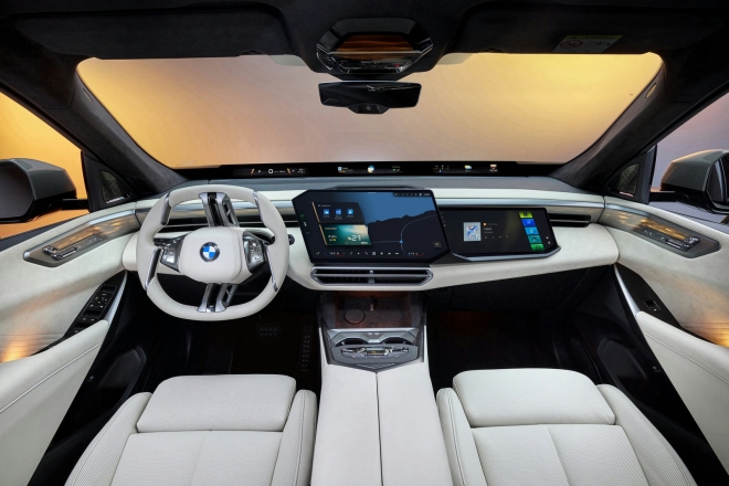 thumbnail - GV80·GLE 긴급회의 부른 BMW X5 풀체인지, ‘엔진 5종’ 전부 담았다