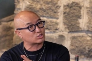 기사로 이동 - 상의 탈의하고 20대와 춤…홍석천이 이태원 클럽 찾는 이유