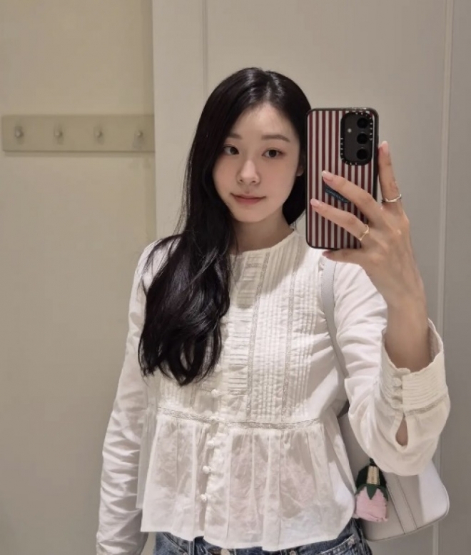 thumbnail - “이게 왜 문제?” 김연아, 반려견 발로 쓰다듬는 영상에 갑자기 벌어진 일