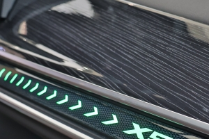 기사로 이동 - “아빠가 더 신났다” BMW X5, 패밀리카로 딱인데 가격은 만만치 않네