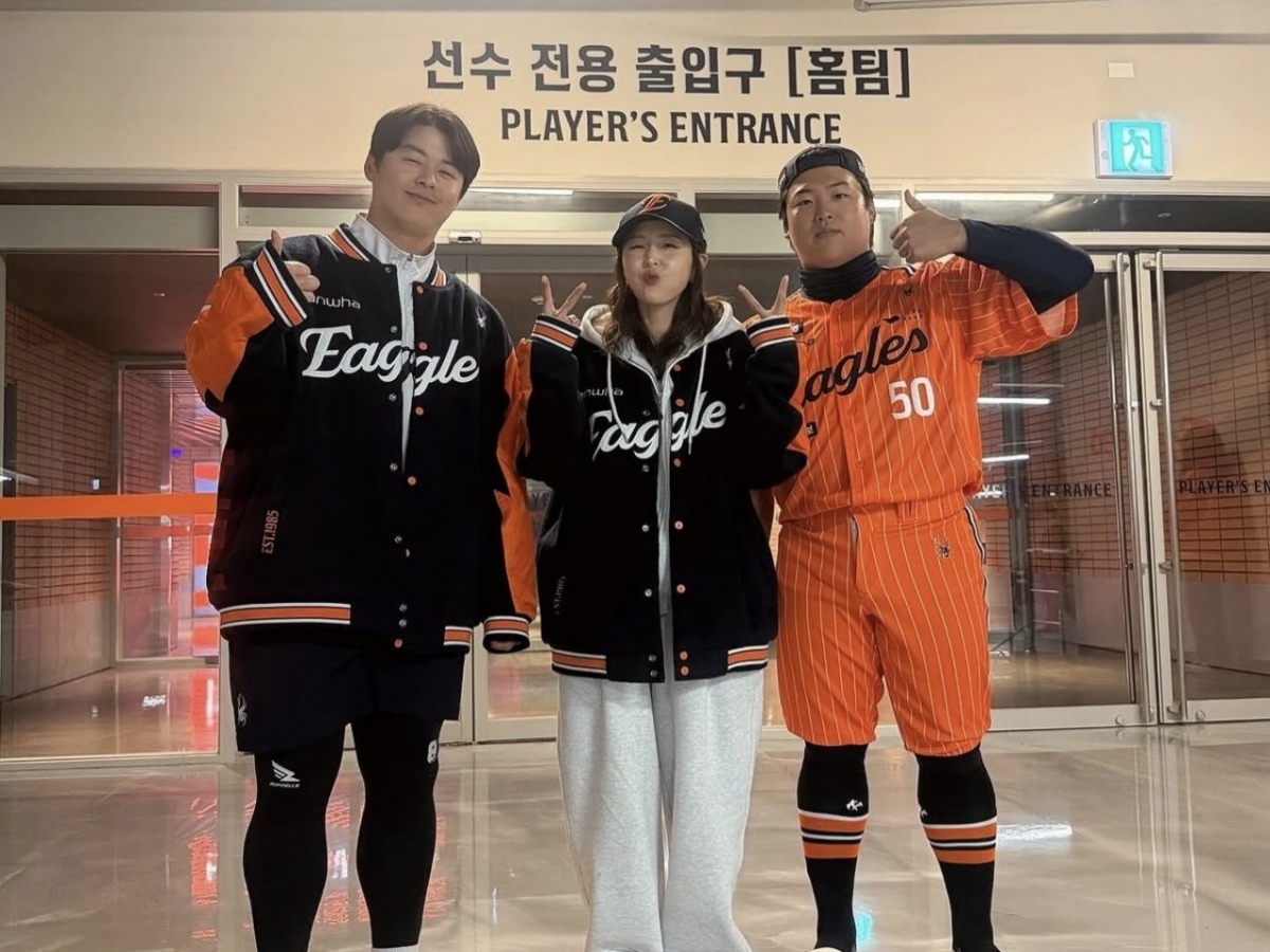 thumbnail - “한화랑 경기라 곤란” 신지 발언 한 번에…결국 KT 축하공연 싹 다 무산됐다