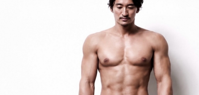 thumbnail - 딸 결혼식 때문이었나… 57세 신현준, 상의 벗자 드러난 ‘반전 몸매’