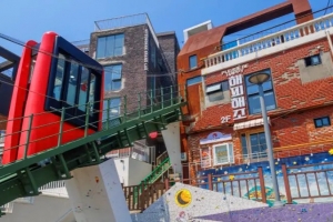 기사로 이동 - 부산역 168계단 ‘무료 엘리베이터’ 생겼다길래…타보니 펼쳐진 풍경