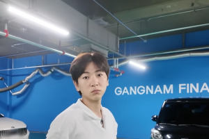 기사로 이동 - 상금 1억 기부한 배우, 10년째 타는 국산차 정체에 ‘의외네’