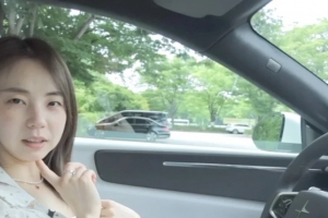 기사로 이동 - “뒷유리 없는데 편해요” 안소희가 직접 타보고 감탄한 이 차의 정체