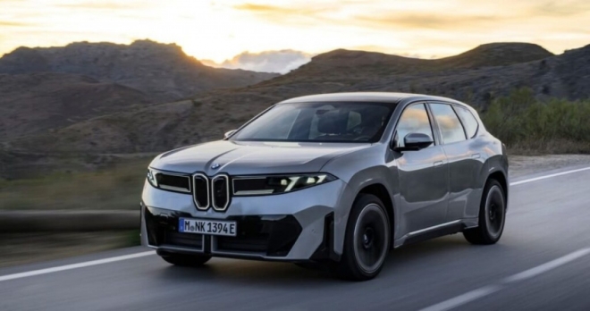 thumbnail - 테슬라 대신 이거 사나…BMW 전기차, 월 25만원 파격 지원 시작