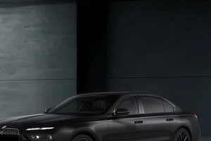 기사로 이동 - BMW 7시리즈, 1억 8100만원에 ‘올 블랙’ 입혔더니… 아빠차 느낌 싹 사라졌다