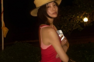 기사로 이동 - “황신혜인 줄 알았네” 딸 이진이, 휴가지서 공개한 사진 한 장
