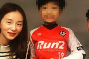 기사로 이동 - “엄마랑 둘이 꼭…” 고지용 아들 편지, 2년 전 이혼 암시였나