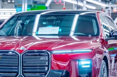 thumbnail - 결국 8000명 내보내는 BMW, 공장 놔두고 사무직만 콕 집어낸 진짜 이유