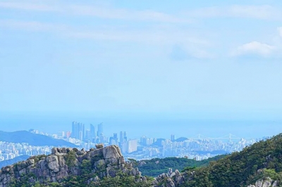 thumbnail - “이게 그냥 동네 산?” 17km 성곽 품은 해발 801m 부산의 국립공원