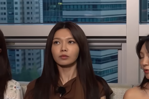 기사로 이동 - “수영이 기운 없어 보여서…” 효연이 건넨 뜻밖의 선물에 멤버들 반응