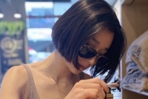 기사로 이동 - “하루 네 끼 먹는데요?” 서예지가 굶지 않고 개미허리 유지하는 비결