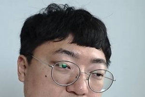 기사로 이동 - “고독하구만” 김선태 근황 영상에 충주시장이 직접 남긴 댓글 내용
